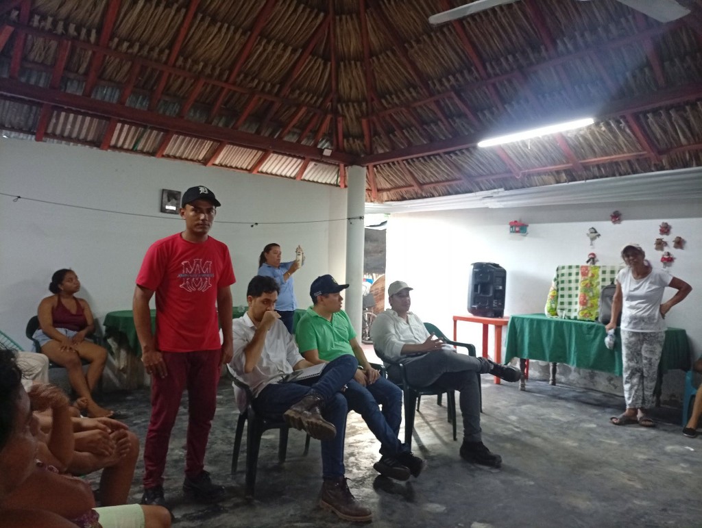 Recorrido nocturno con líderes comunales